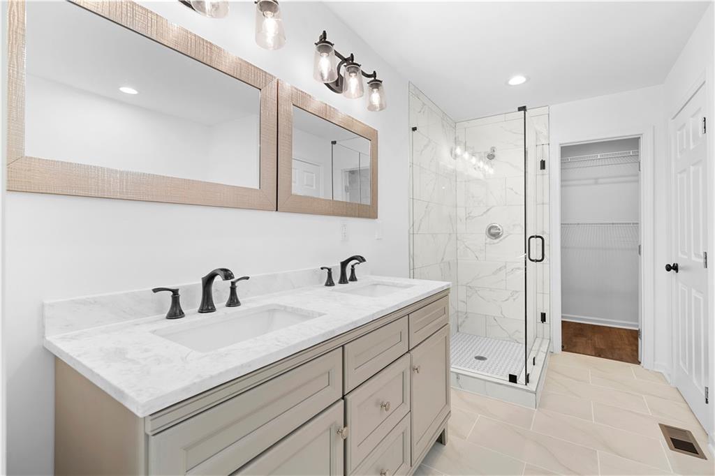 1689 Derry Avenue SW Atlanta GA 30310