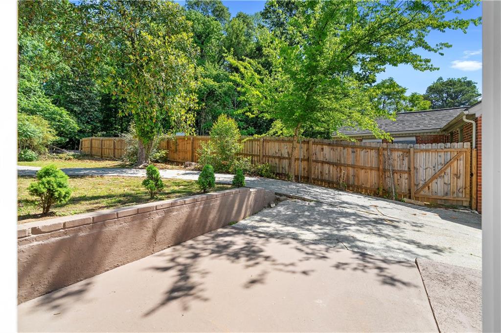 1689 Derry Avenue SW Atlanta GA 30310