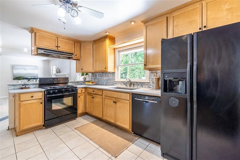 1684 Cartwright Court Decatur GA 30033