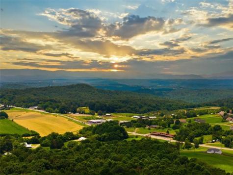 381 Parks Drive Ellijay GA 30536