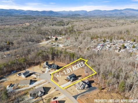 94 Boulder Lane Cleveland GA 30528