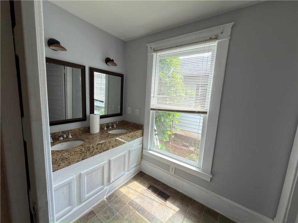 1234 Arkwright Place SE Atlanta GA 30317