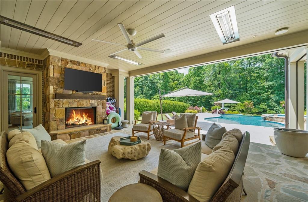 570 Lost River Bend Milton GA 30004