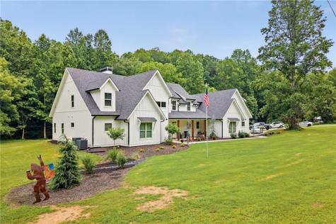 1485 Duffy Grizzle Road Dahlonega GA 30533