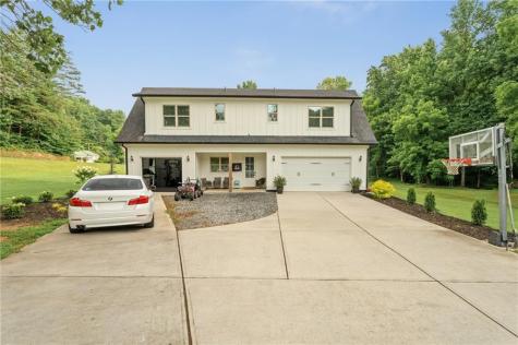 1485 Duffy Grizzle Road Dahlonega GA 30533