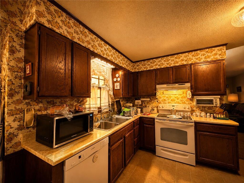 25 Montre Circle SE Silver Creek GA 30173