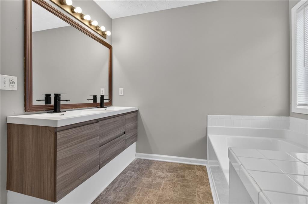 2364 Fallbrook Court Duluth GA 30096