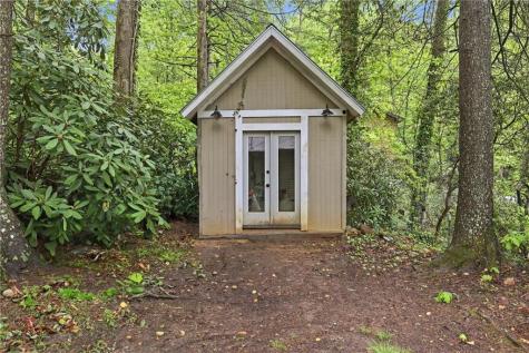 10 Florida Avenue Clayton GA 30525