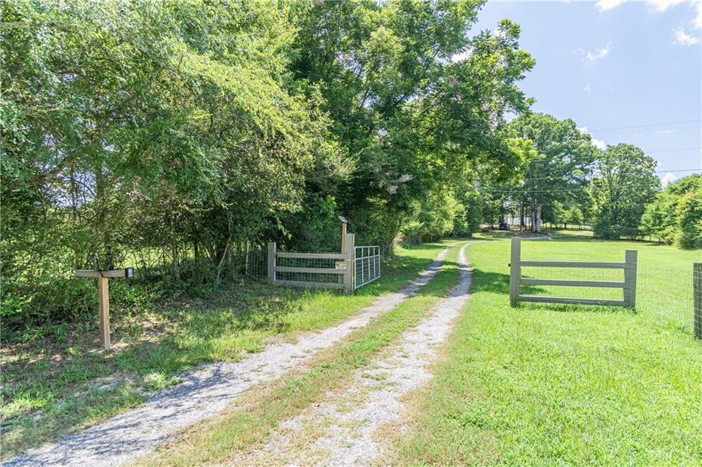 2003 Highway 323 Gillsville GA 30543