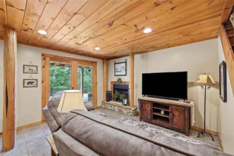 24 Oak Ledge Road Morganton GA 30560