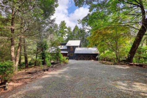 450 Flat Creek Circle Blue Ridge GA 30513