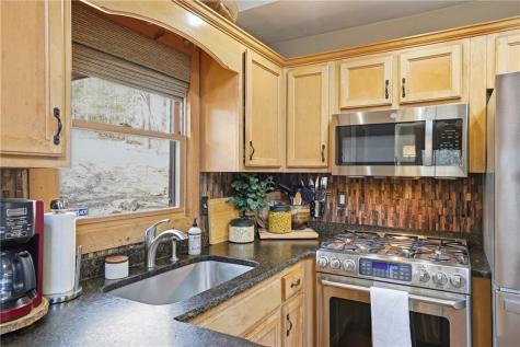 1449 Cherokee Lane Mccaysville GA 30555