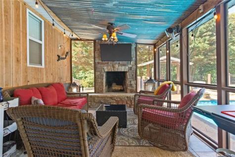 1227 Dry Hollow Road Dahlonega GA 30533
