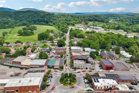 4218 Roy Road Ellijay GA 30536