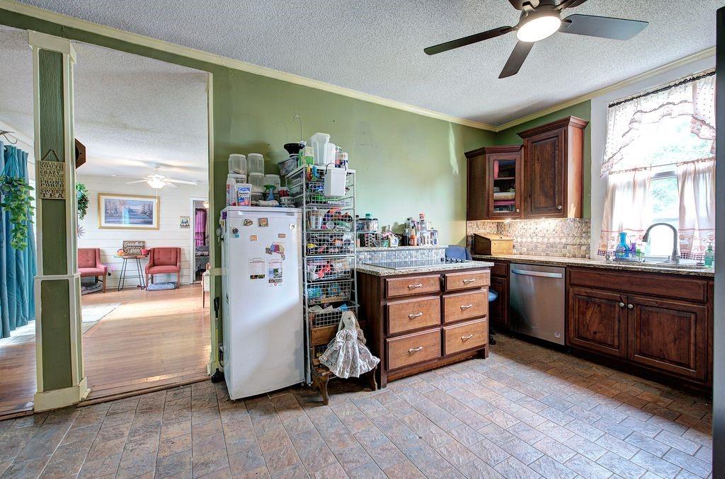 36 Shaw Street Kingston GA 30145