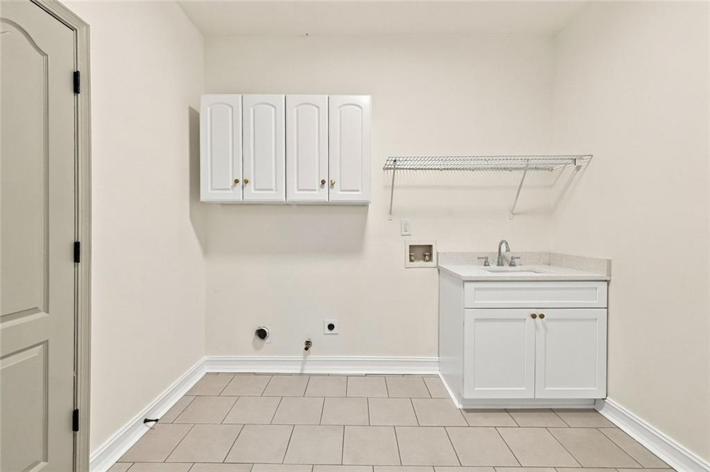 835 Bermuda Run Woodstock GA 30189