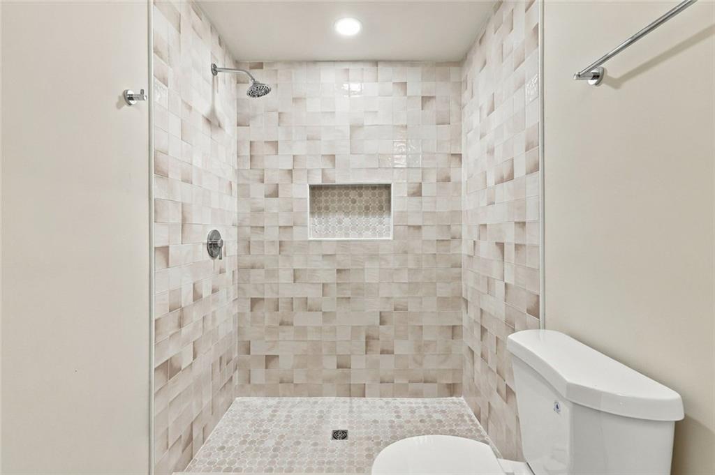 835 Bermuda Run Woodstock GA 30189