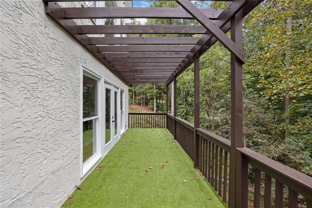 835 Bermuda Run Woodstock GA 30189