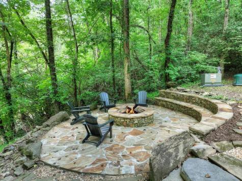 46 Private Drive Ellijay GA 30536