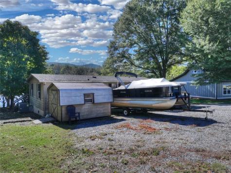 2410 Bellview Young Harris GA 30582