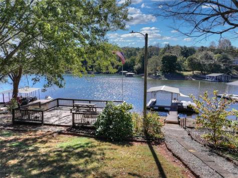 2410 Bellview Young Harris GA 30582