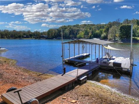 2410 Bellview Young Harris GA 30582