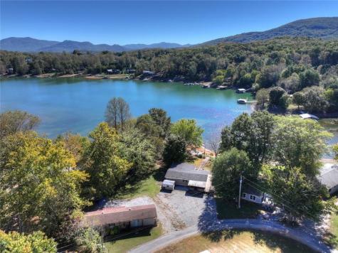 2410 Bellview Young Harris GA 30582