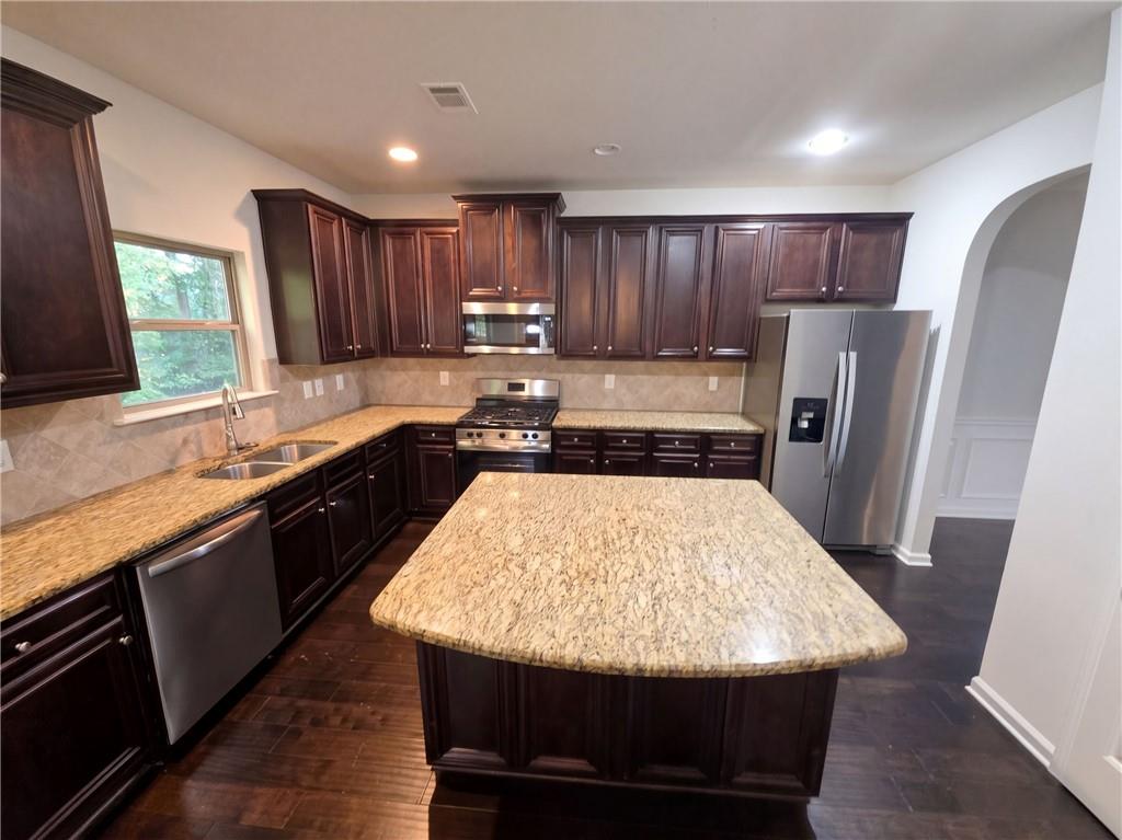 996 Spanish Moss Trail Loganville GA 30052