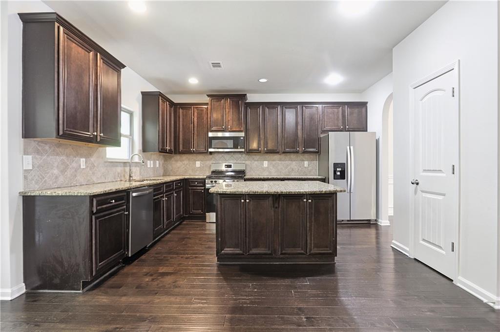 996 Spanish Moss Trail Loganville GA 30052