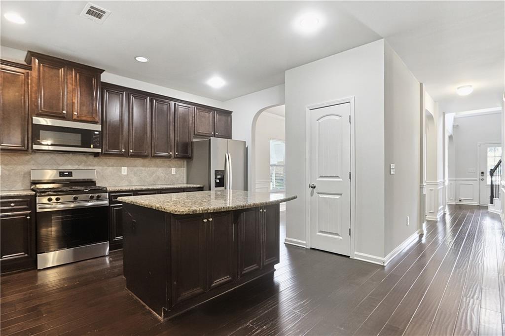 996 Spanish Moss Trail Loganville GA 30052