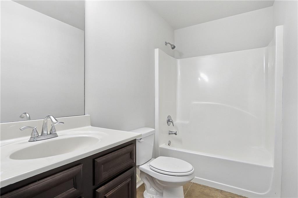 996 Spanish Moss Trail Loganville GA 30052