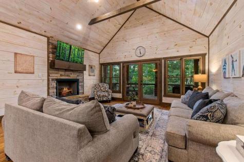 1081 Dills Road Blue Ridge GA 30513