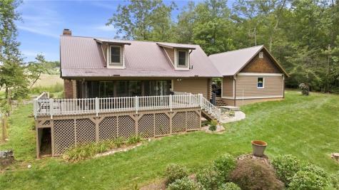 938 Waters Street W Clarkesville GA 30523