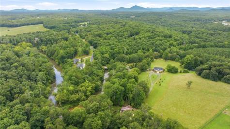 938 Waters Street W Clarkesville GA 30523