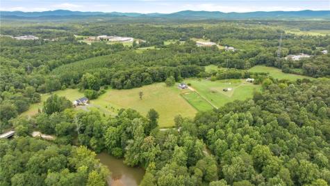 938 Waters Street W Clarkesville GA 30523