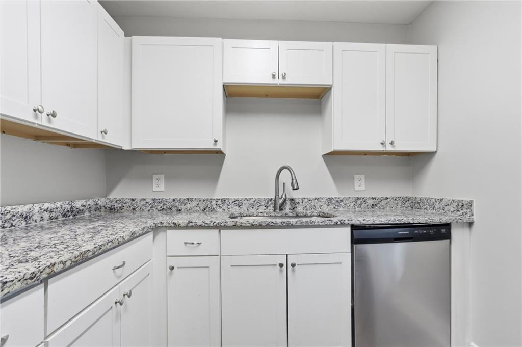 341 Roxbury Drive Riverdale GA 30274