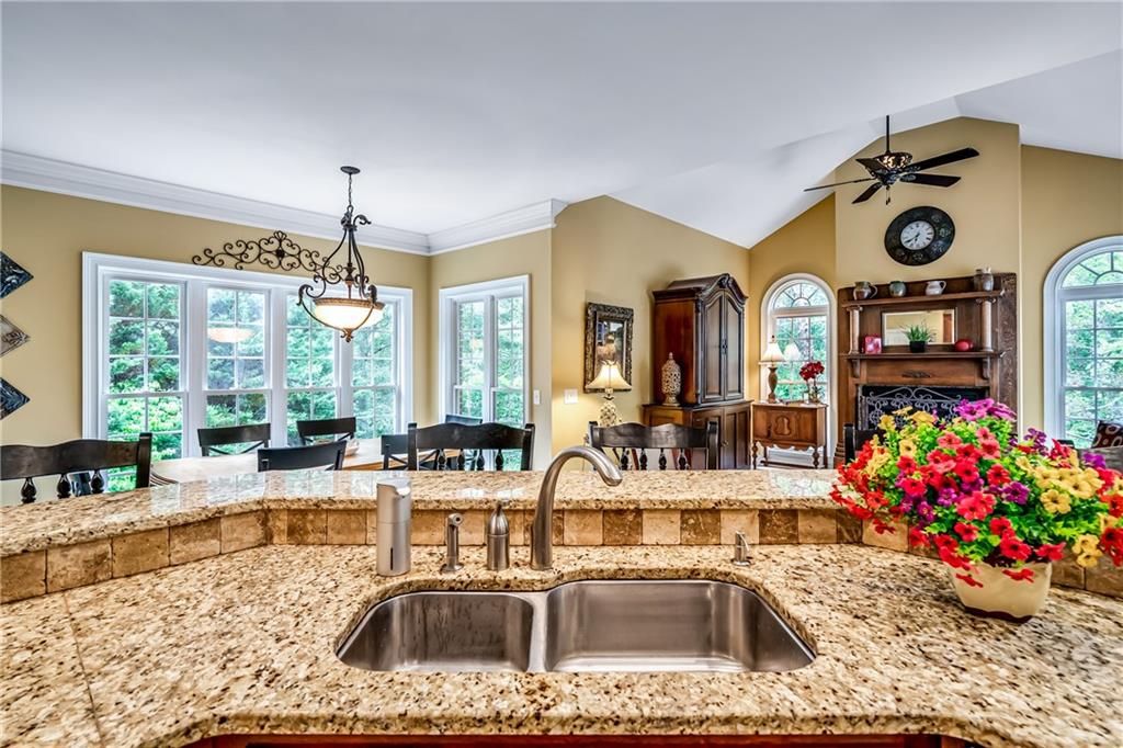 411 Overlook Way Cohutta GA 30710
