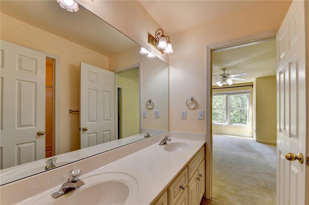 4081 Blue Iris Hollow Peachtree Corners GA 30092