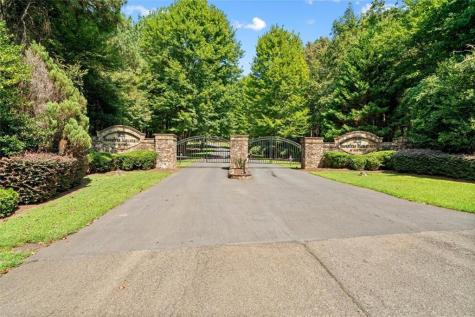 620 Foxpaw Leaf Lane Ellijay GA 30536