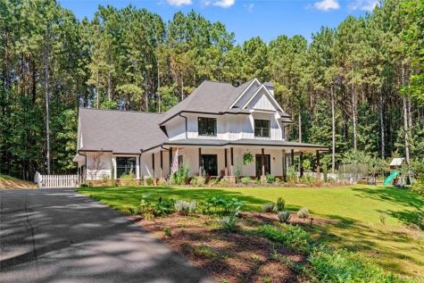 620 Foxpaw Leaf Lane Ellijay GA 30536