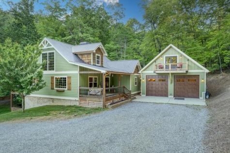 Homes with 4+ Bathrooms for Sale in Blue Ridge, GA