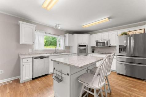 82 Bobbys Drive Cleveland GA 30528