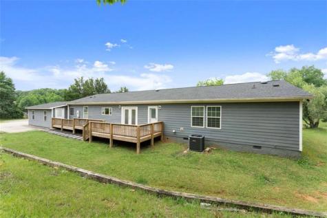 82 Bobbys Drive Cleveland GA 30528