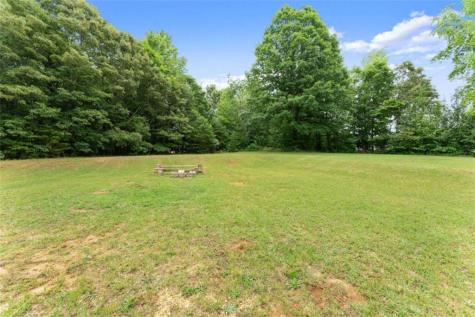 82 Bobbys Drive Cleveland GA 30528