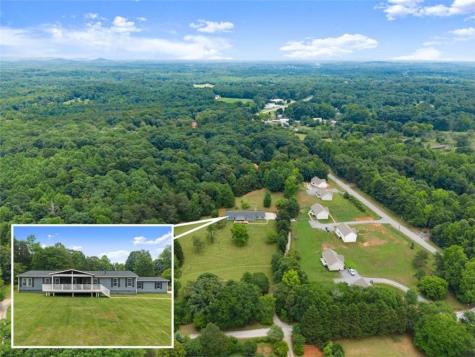 82 Bobbys Drive Cleveland GA 30528