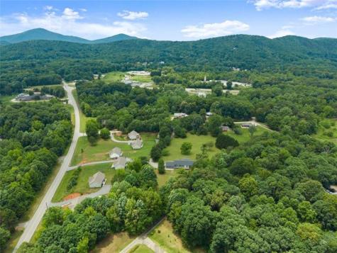 82 Bobbys Drive Cleveland GA 30528