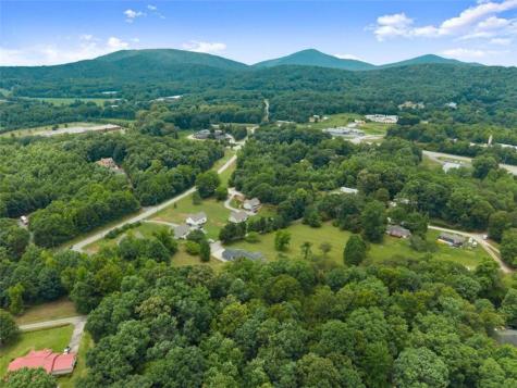 82 Bobbys Drive Cleveland GA 30528