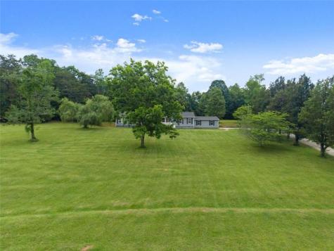 82 Bobbys Drive Cleveland GA 30528