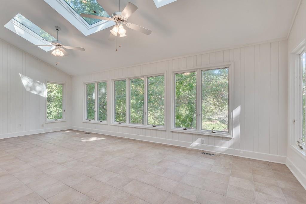 1882 Bedfordshire Court Decatur GA 30033