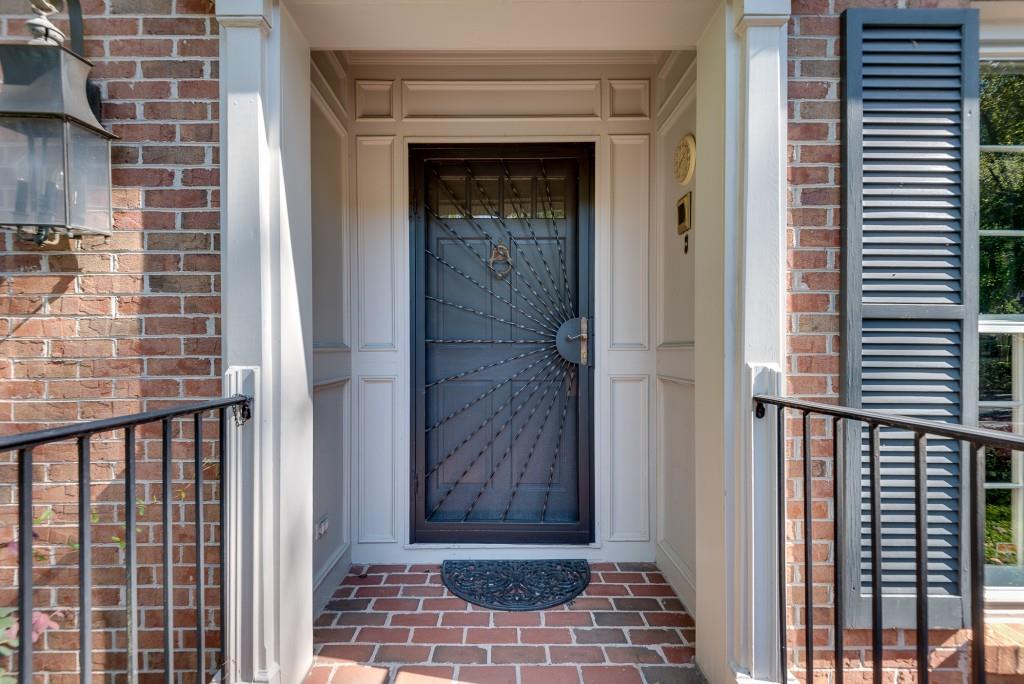 1882 Bedfordshire Court Decatur GA 30033